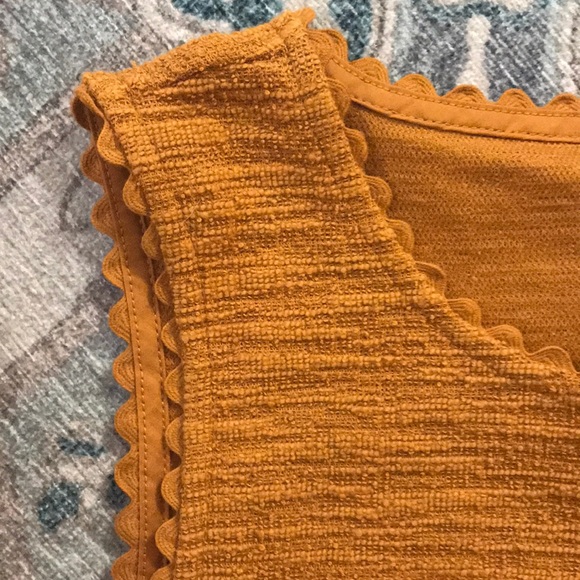 NEW J. Crew Women’s Mustard Top - Picture 4 of 4
